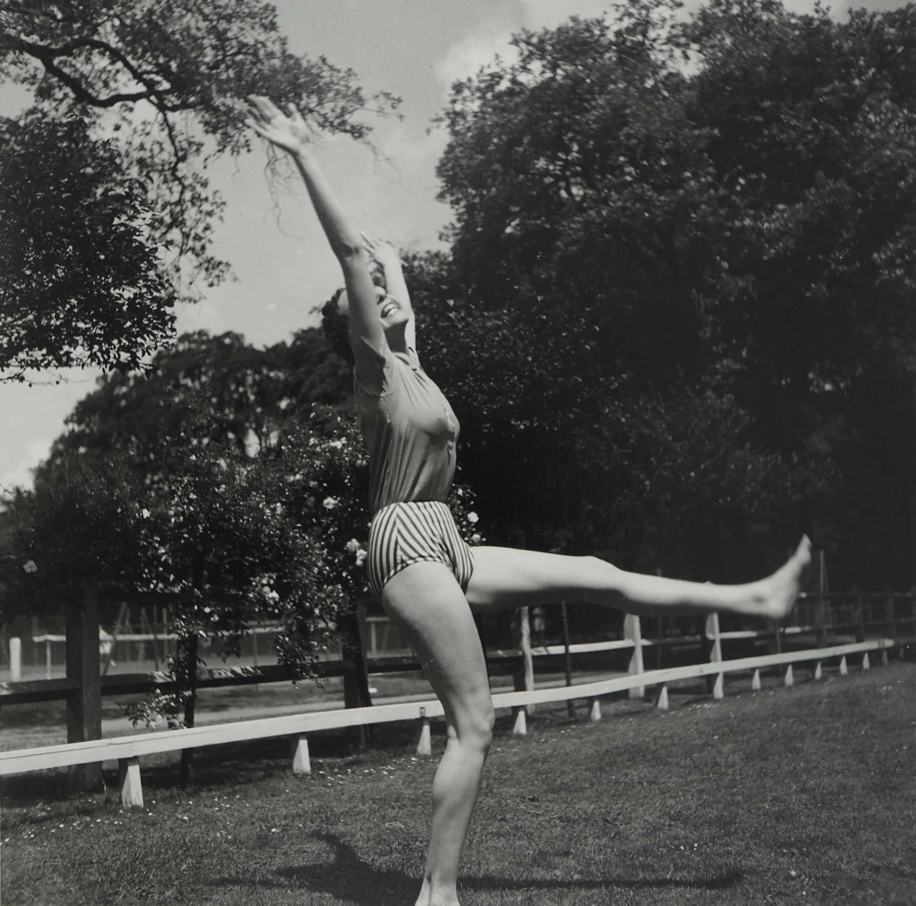 Dora MAAR : Saut de joie, Photographie originale - Image 3